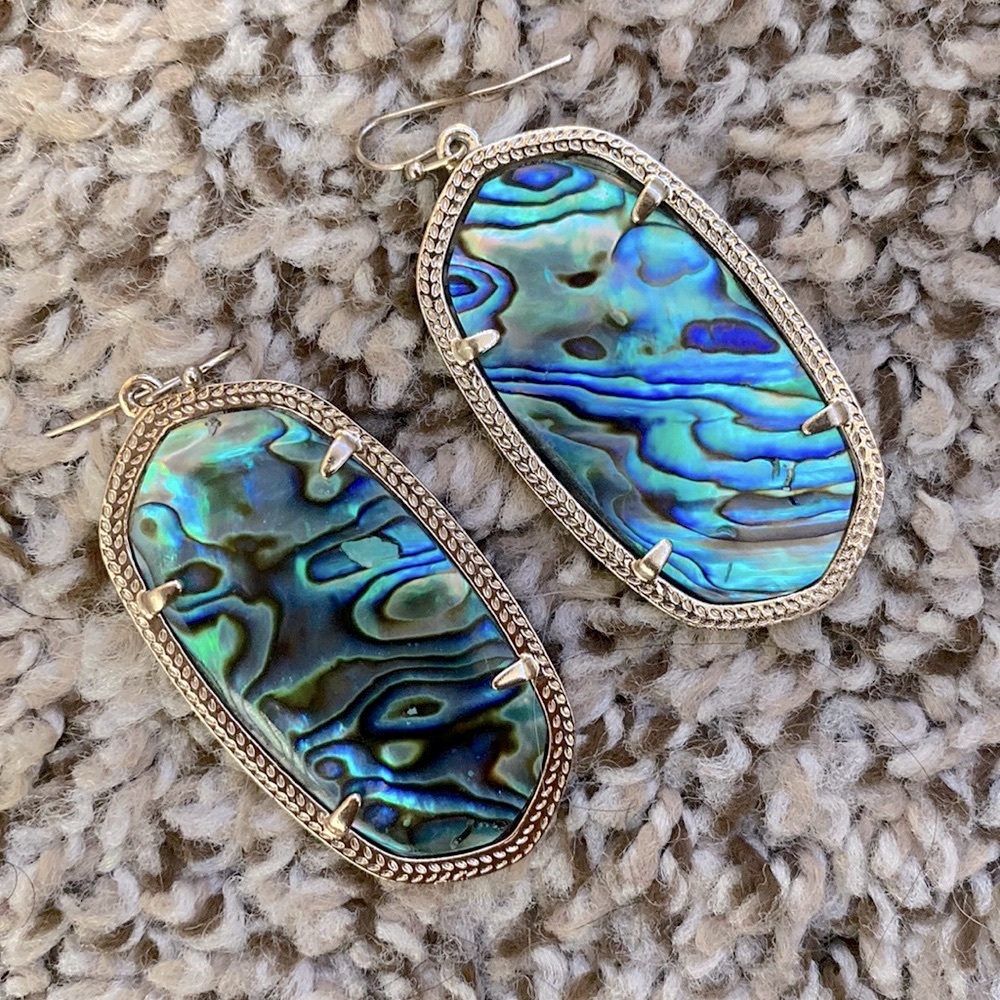Kendra scott earrings!